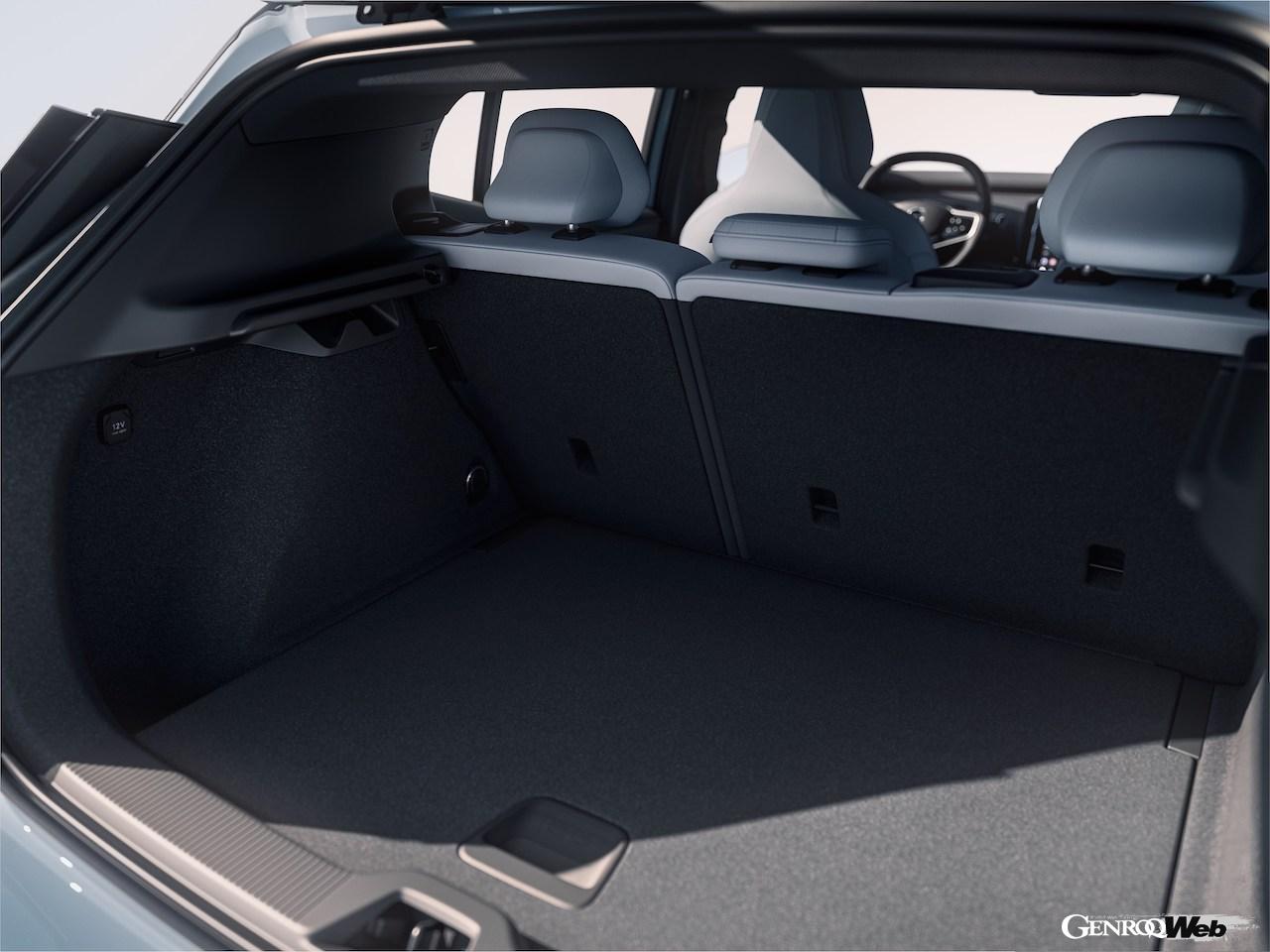 新型フル電動コンパクトプレミアムSUV「EX30」のラゲッジルーム。