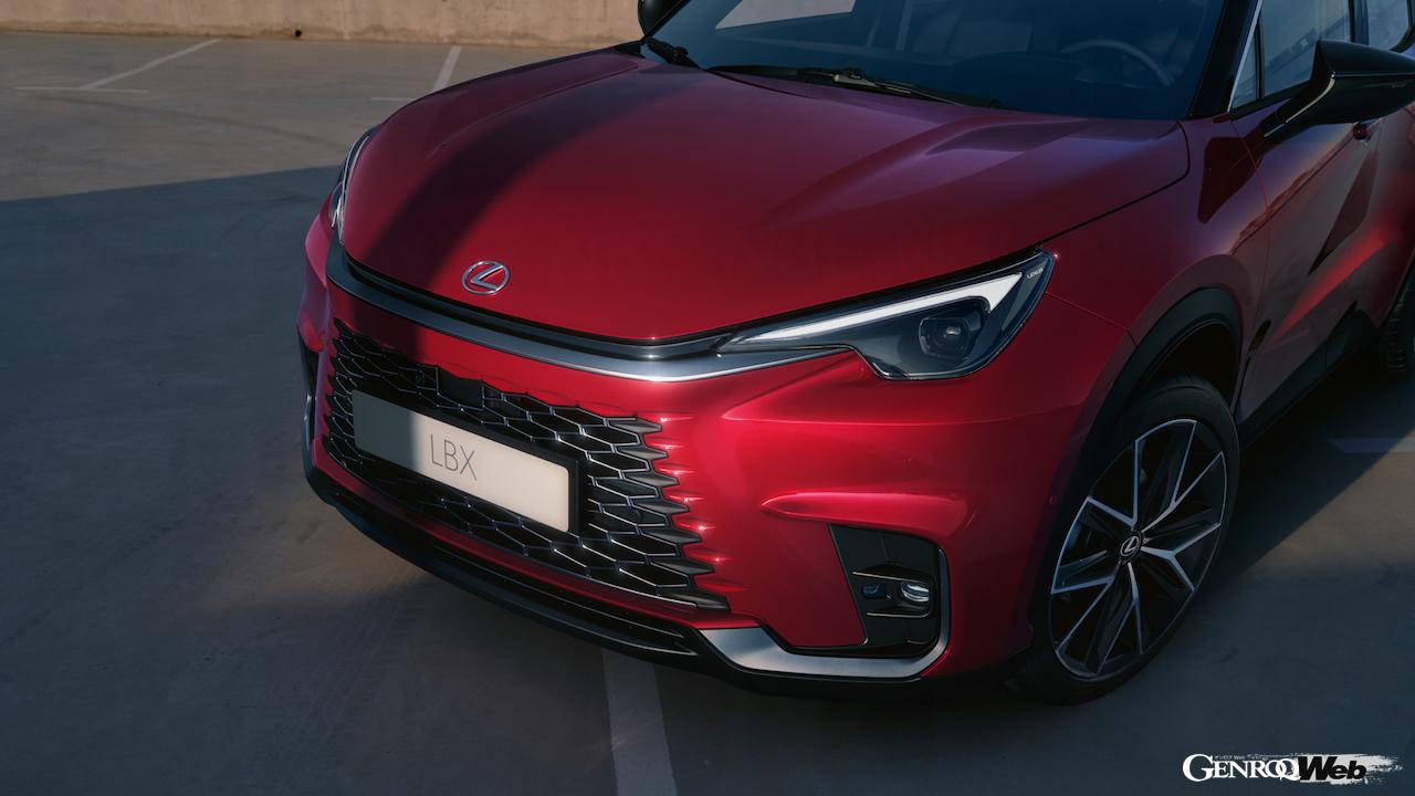 新型コンパクトラグジュアリーSUV「レクサス LBX」のエクステリア。