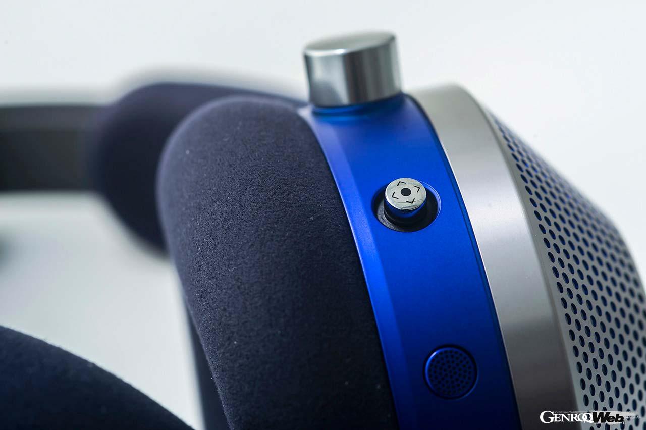 オーディオジョイスティックボタンを本体に採用。ハンズフリー通話や音楽再生時の操作、送風コントロールをBluetooth接続とボタンの操作で行える。