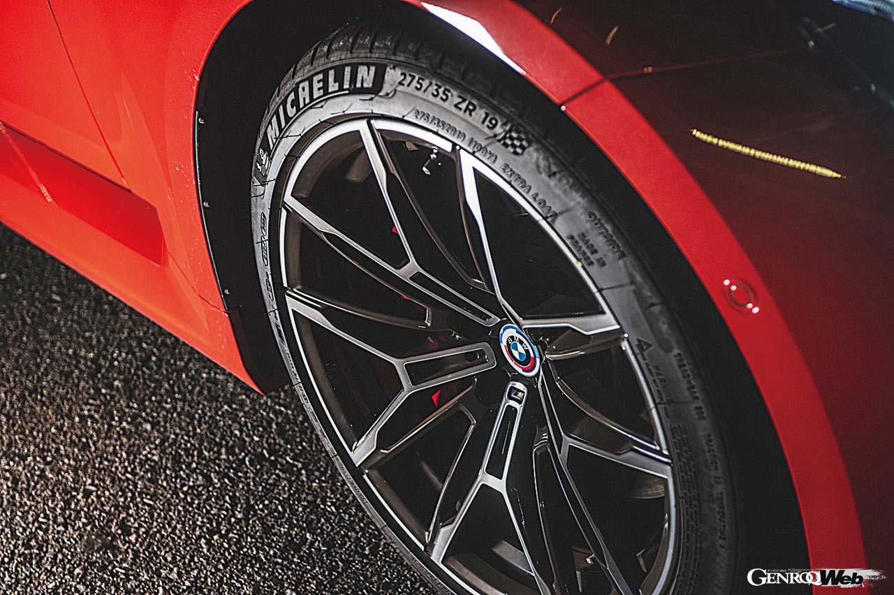 装着タイヤはグリップ力の高いミシュラン・パイロットスポーツ4Sとなる。