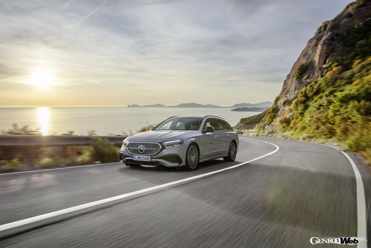新型「メルセデス・ベンツ Eクラス エステート」の走行シーン。