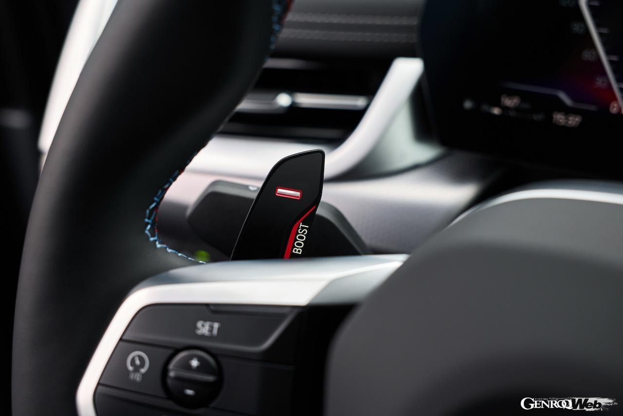 X1シリーズ最強のハイパフォーマンス仕様「X1 M35i xDrive」のパドルシフト。