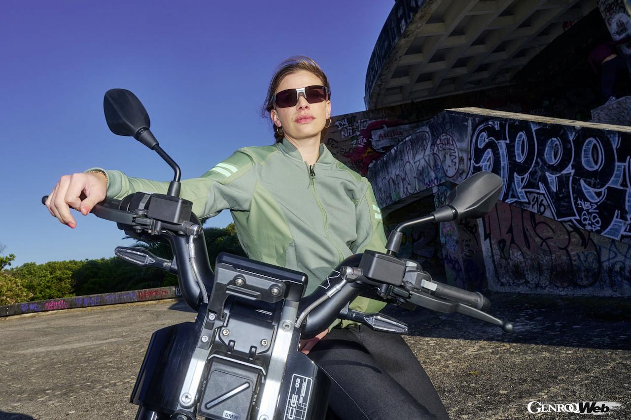ヘッドアップディスプレイ型バイク用ゴーグル「BMWモトラッド コネクテッドライド・スマートグラス」
