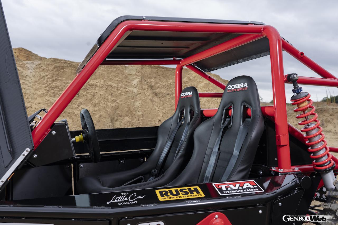 実物大EVバギー「タミヤ ワイルドワン MAX」のコクピット。