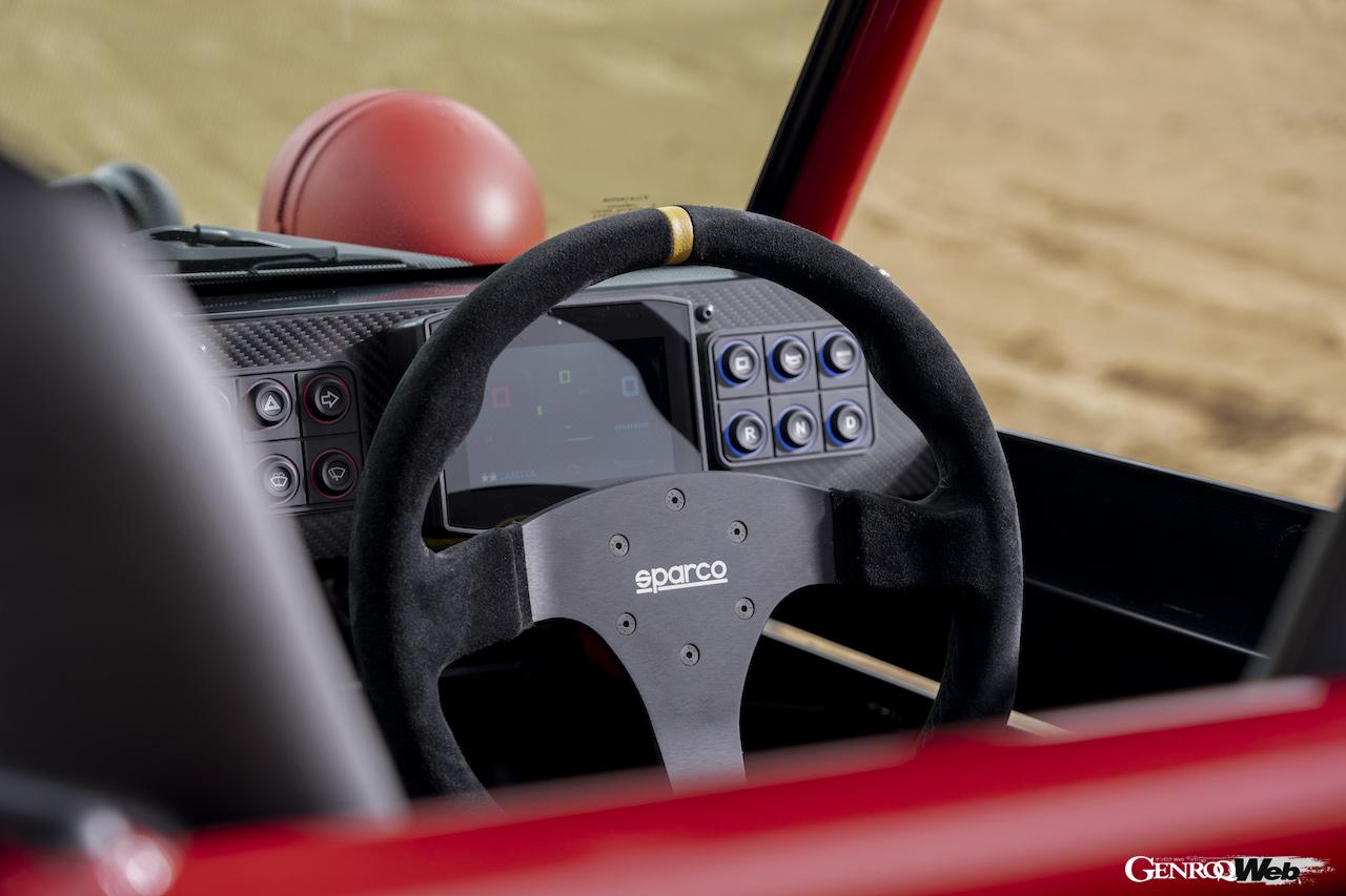 実物大EVバギー「タミヤ ワイルドワン MAX」のコクピット。