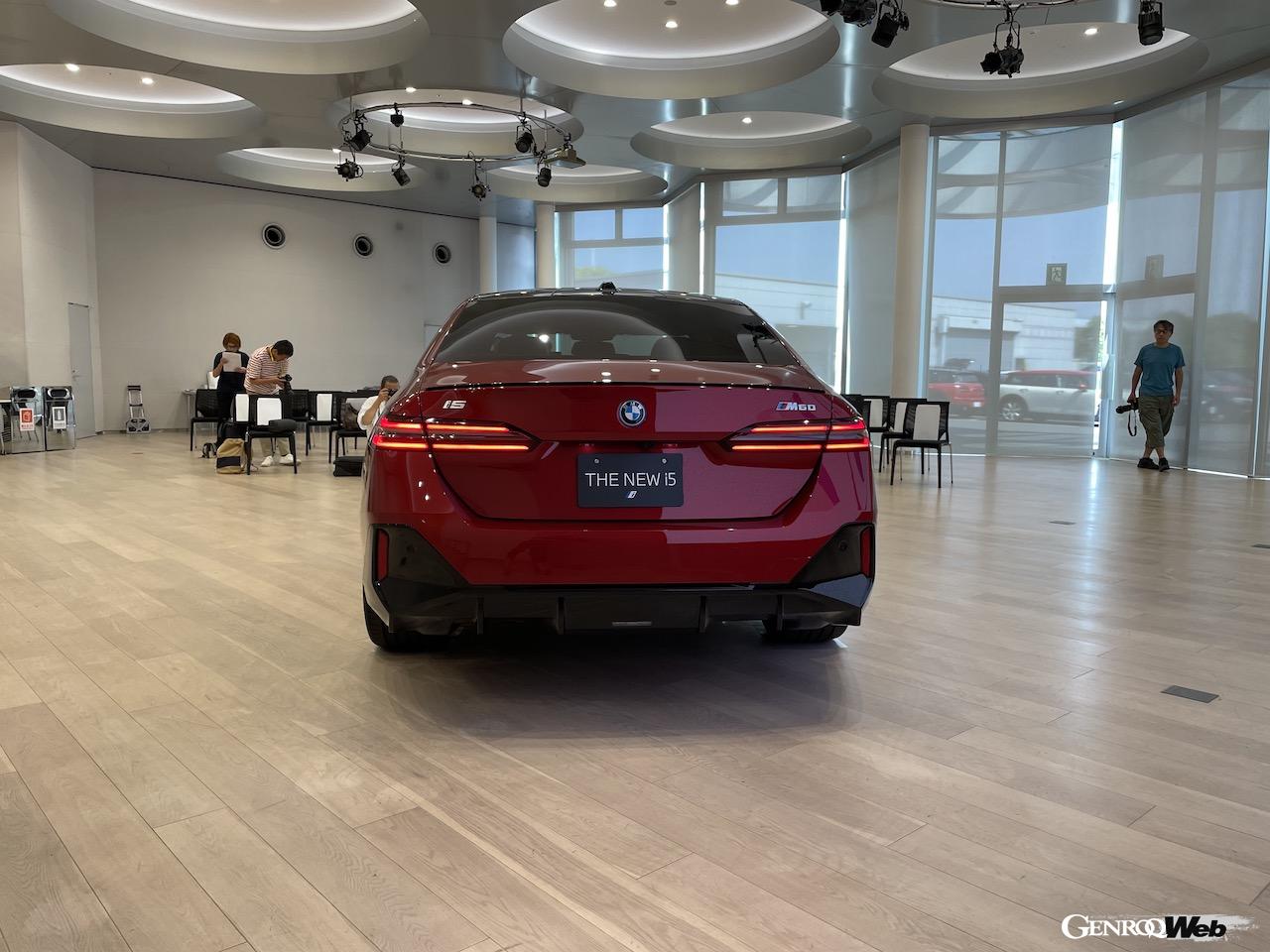 日本導入がスタートしたフル電動モデル「i5」のエクステリア。