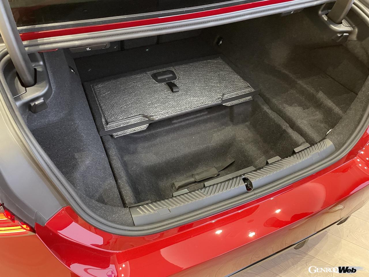 日本導入がスタートしたフル電動モデル「i5」のラゲッジルーム。