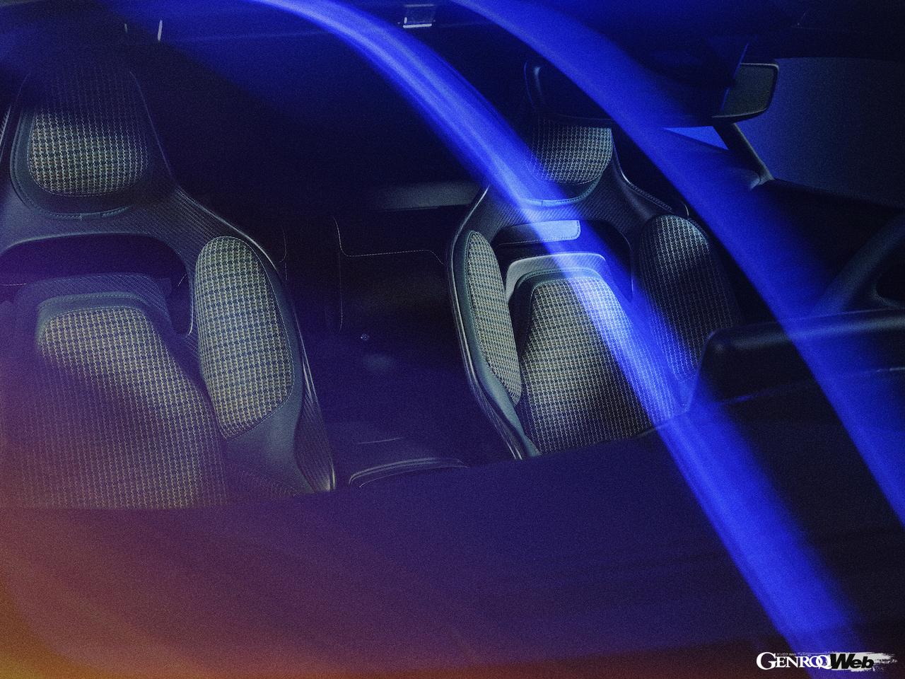 110台のみが製造されるスペシャルエディション「アストンマーティン ヴァラー」のコクピット。