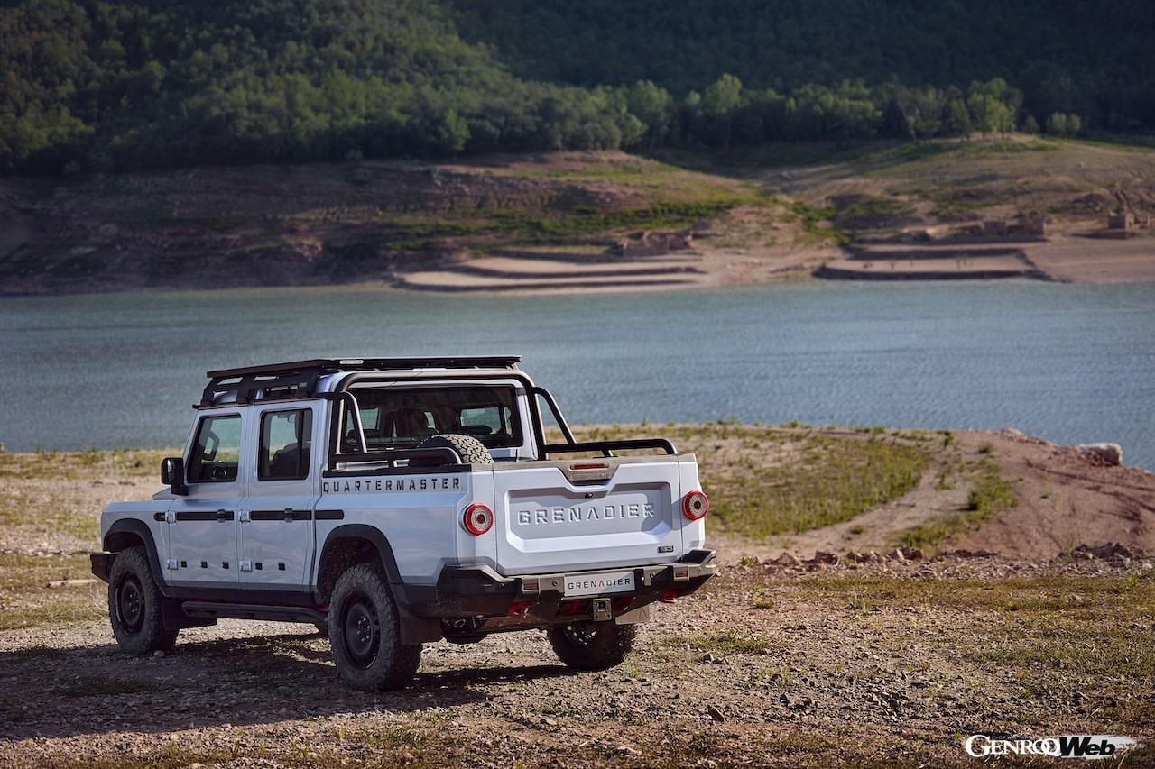 ダブルキャプピックアップ「イネオス グレナディア クォーターマスター」のエクステリア。