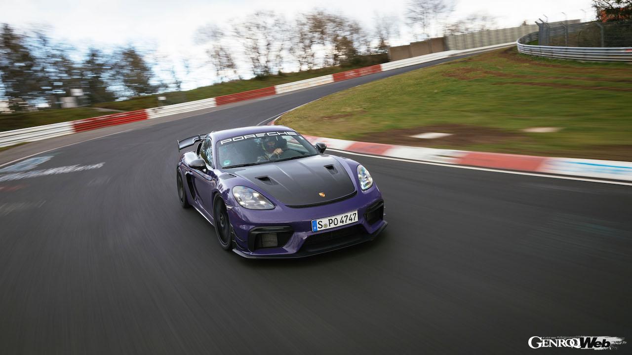 マンタイ・レーシングと共同開発された「マンタイ・キット」が装着されたポルシェ 718 ケイマン GT4 RS。