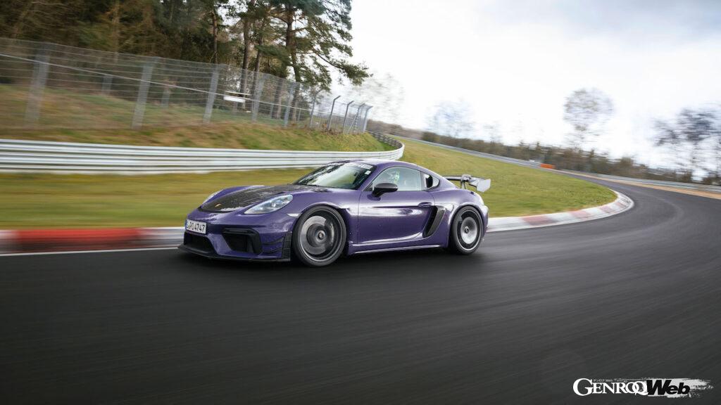 マンタイ・レーシングと共同開発された「マンタイ・キット」が装着されたポルシェ 718 ケイマン GT4 RS。