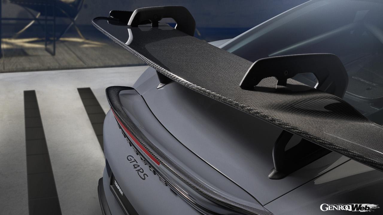 マンタイ・レーシングと共同開発された「マンタイ・キット」が装着されたポルシェ 718 ケイマン GT4 RS。