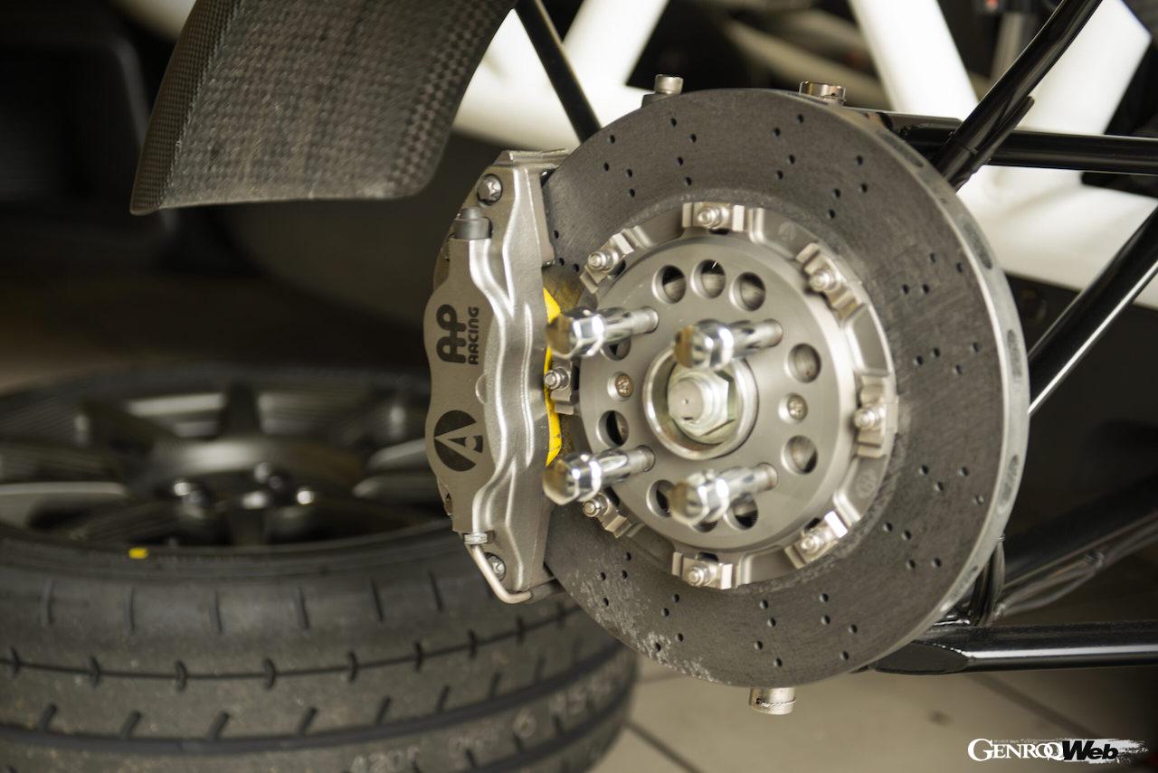 400PSオーバーを誇るホンダ製2.0リッター直4ターボを搭載、最新仕様へとアップデートを果たした「アリエル アトム 4R」。