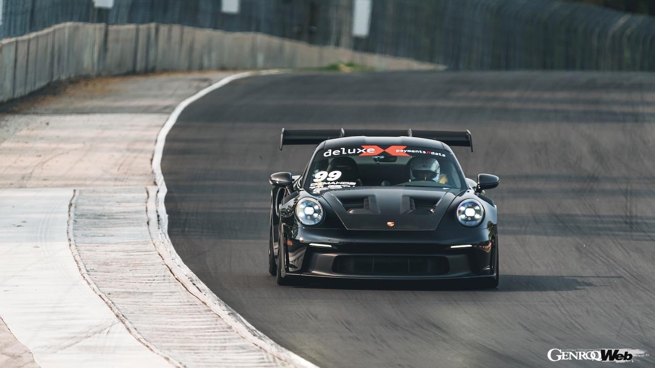 ディミトリ・ディマコスのドライブで、ポルシェ 911 GT3 RSが、ロード・アメリカにおける市販車コースレコードを記録した。