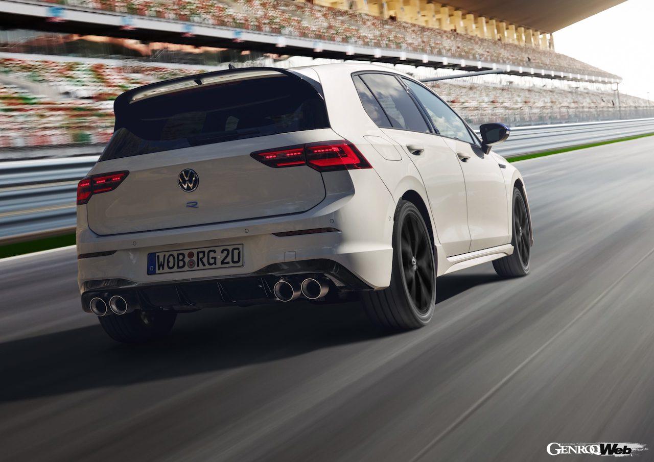 「ゴルフ R」誕生20周年モデル「ゴルフR 20 Years」の走行シーン。