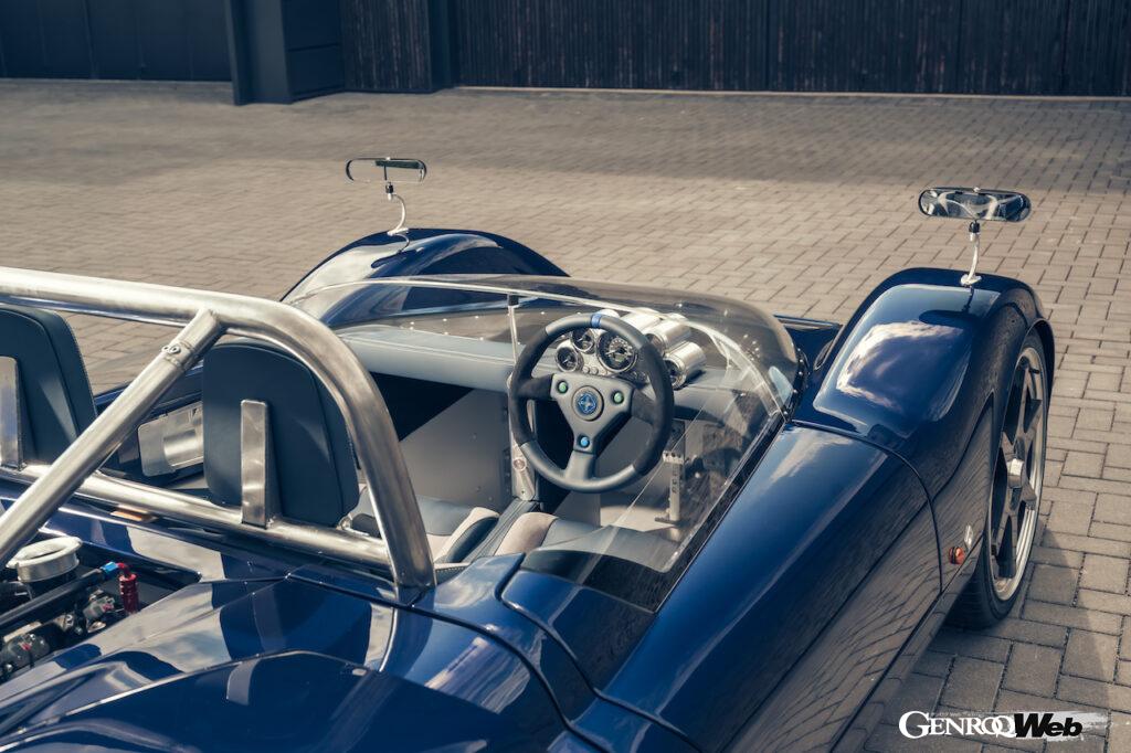 F1エンジニアのスティーブ・ニコルズによって開発されたオープントップスポーツ「ニコルズ・カーズ N1A」のコクピット。