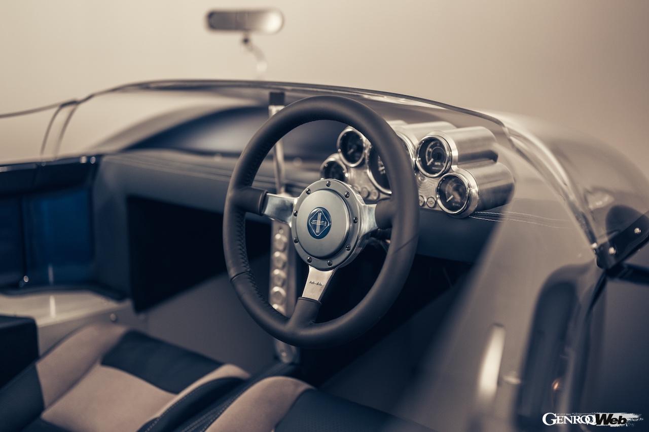 F1エンジニアのスティーブ・ニコルズによって開発されたオープントップスポーツ「ニコルズ・カーズ N1A」のコクピット。