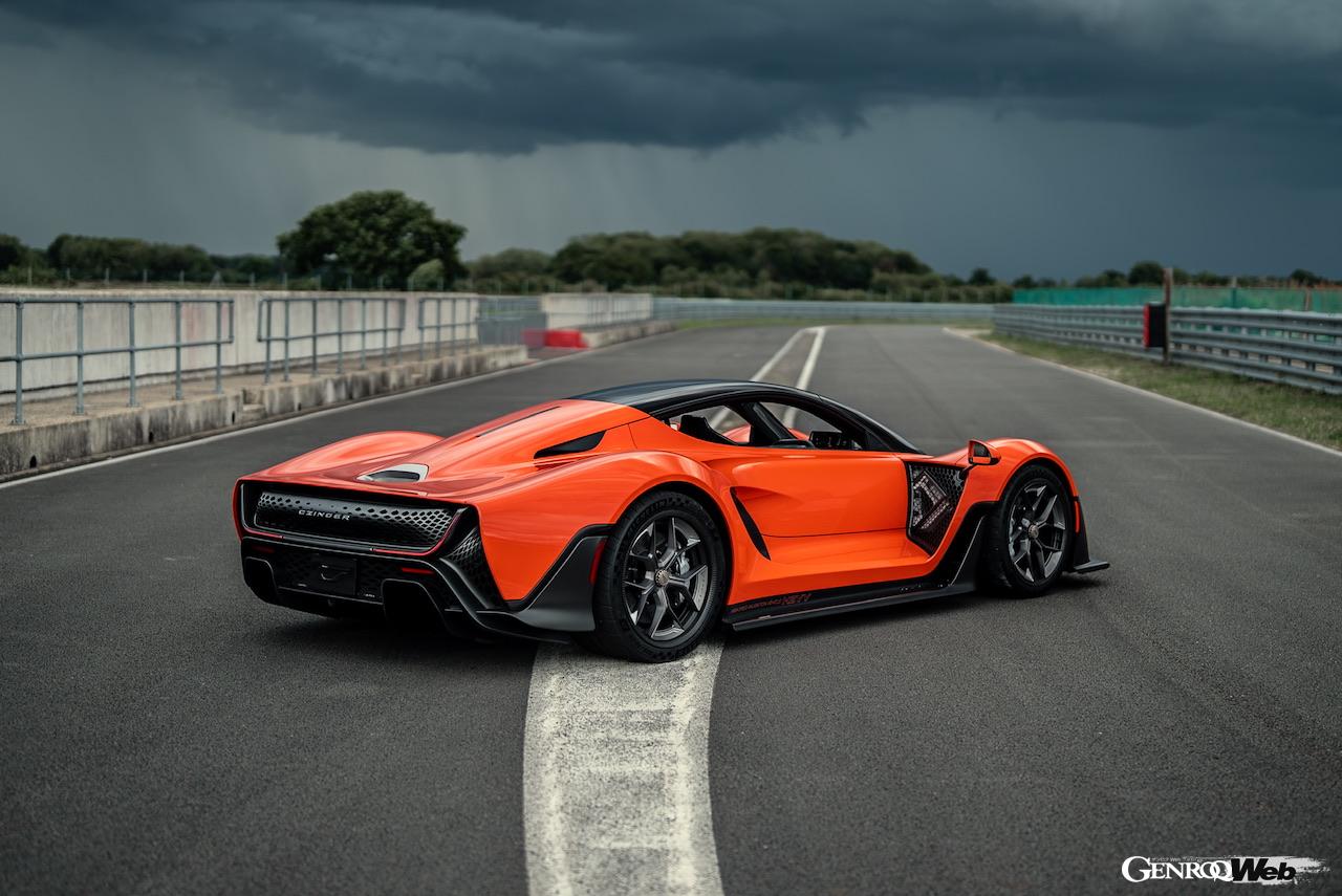 新色「ゴールデン・ステート・オブ・マインド」を纏い、グッドウッドでヨーロッパデビューを果たしたジンガー 21C V MAX。