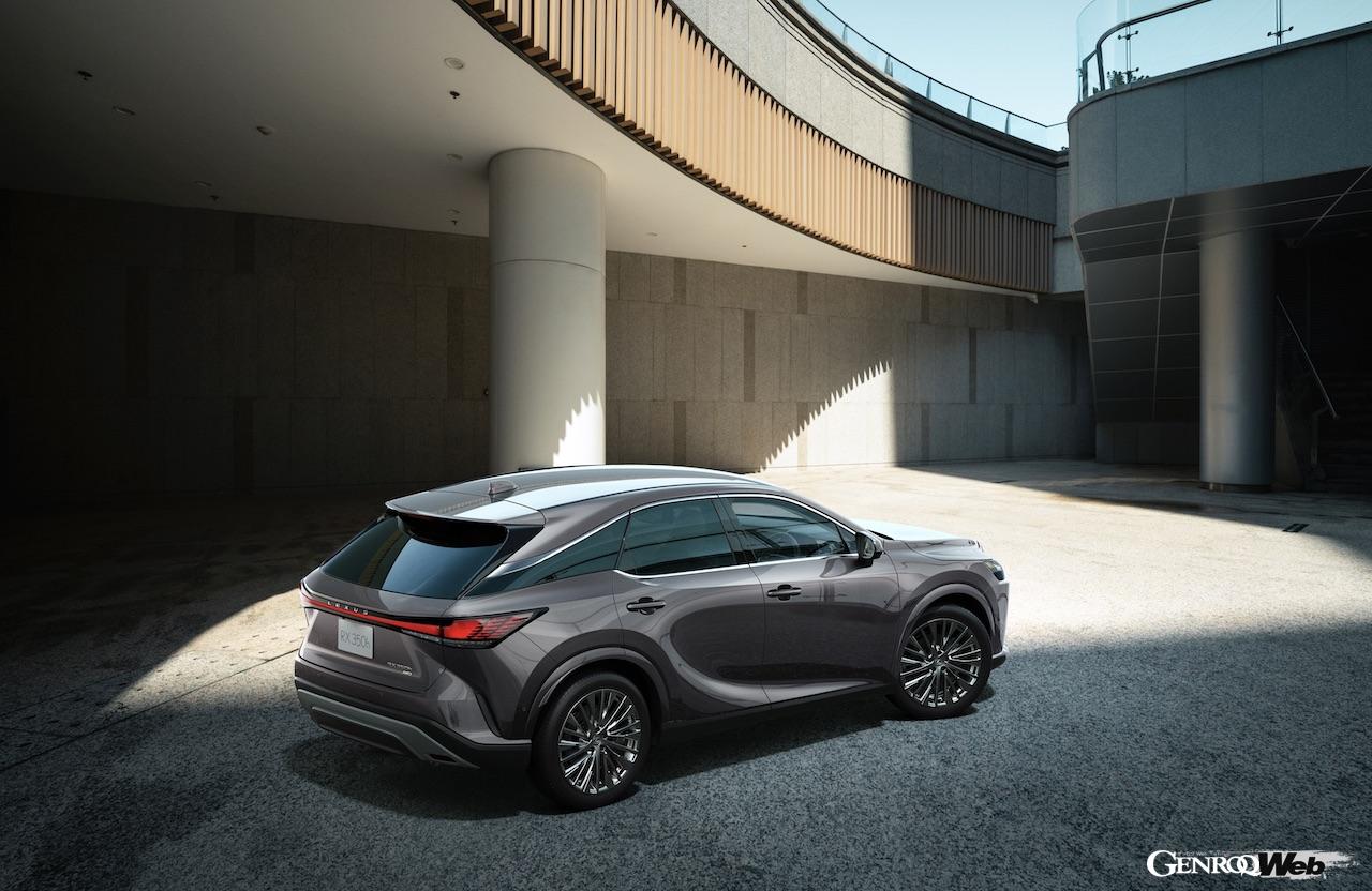 レクサスのラグジュアリークロスオーバーSUV「RX」は、2005年からハイブリッドモデルをラインアップ。今回、RX500h、RX450h+に加え、より求めやすい価格の「RX350h」が追加された。