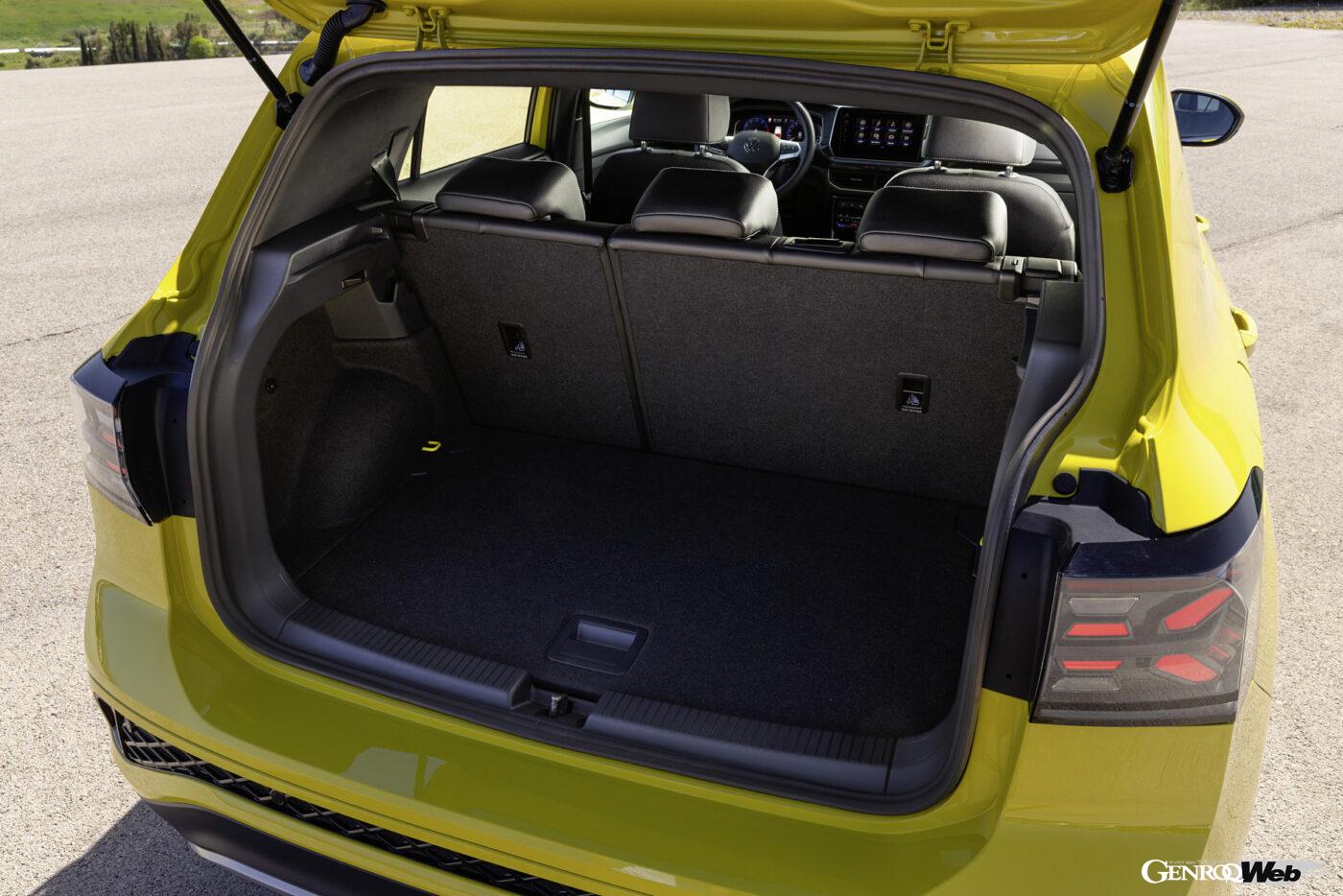 これまで同様、ラゲッジルームの容量は455リットルで、リヤのベンチシート（60:40分割が可能）を倒すと1281リッターに拡大する。
