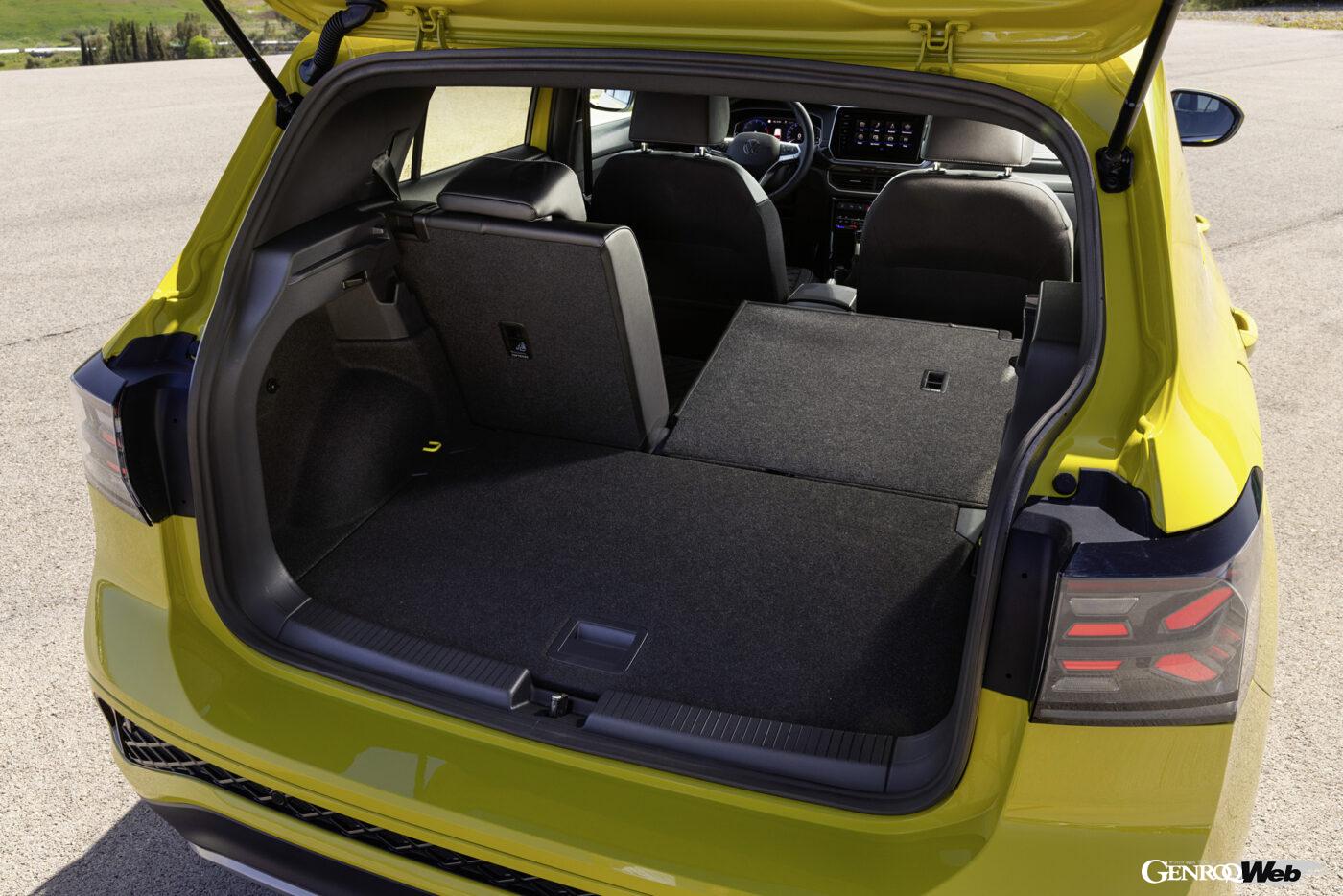 これまで同様、ラゲッジルームの容量は455リットルで、リヤのベンチシート（60:40分割が可能）を倒すと1281リッターに拡大する。