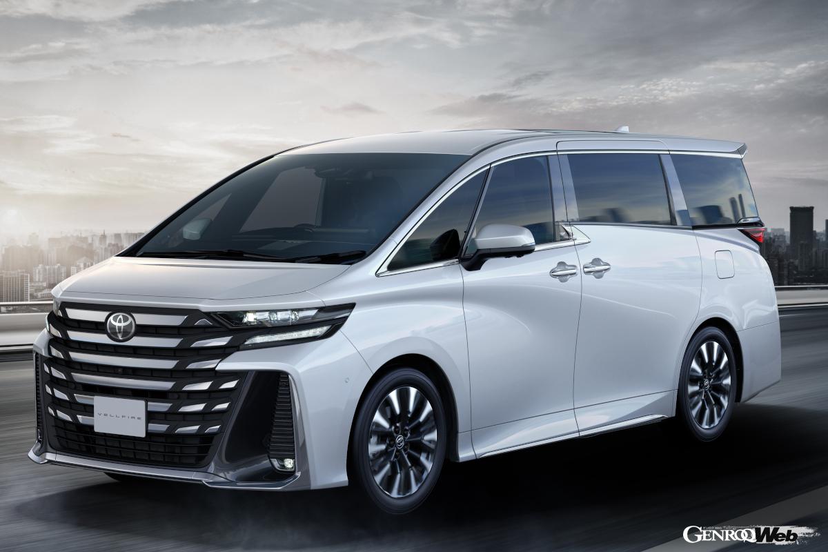 意外と異なるディメンション。全高はあまり変わらず、どちらも迫力満点の1.9mオーバーだが、全長は90mm差でアルファードが長く、全幅は80mm差でVクラスが幅広い。