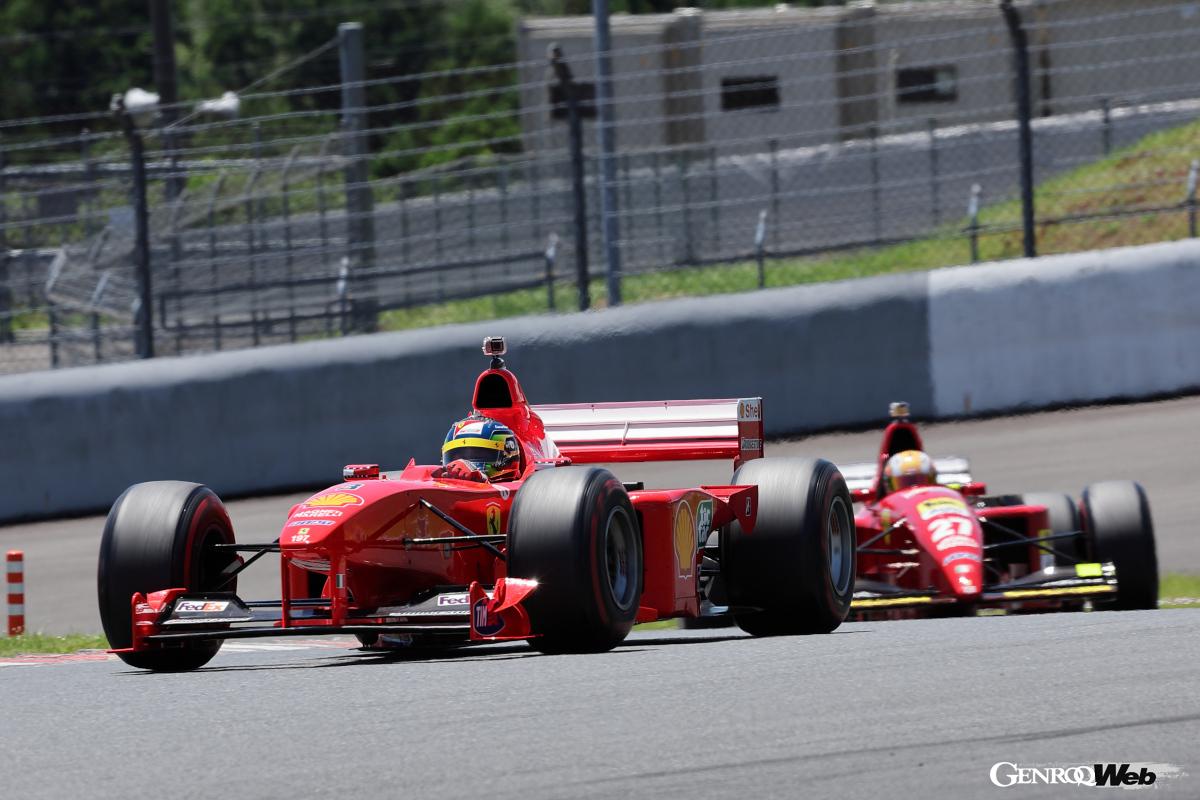 カスタマーがフェラーリのF1マシンを購入して走らせるF1クリエンティ。F10、F2008、F2005、F399、412T2など6台のマシンが走行した。