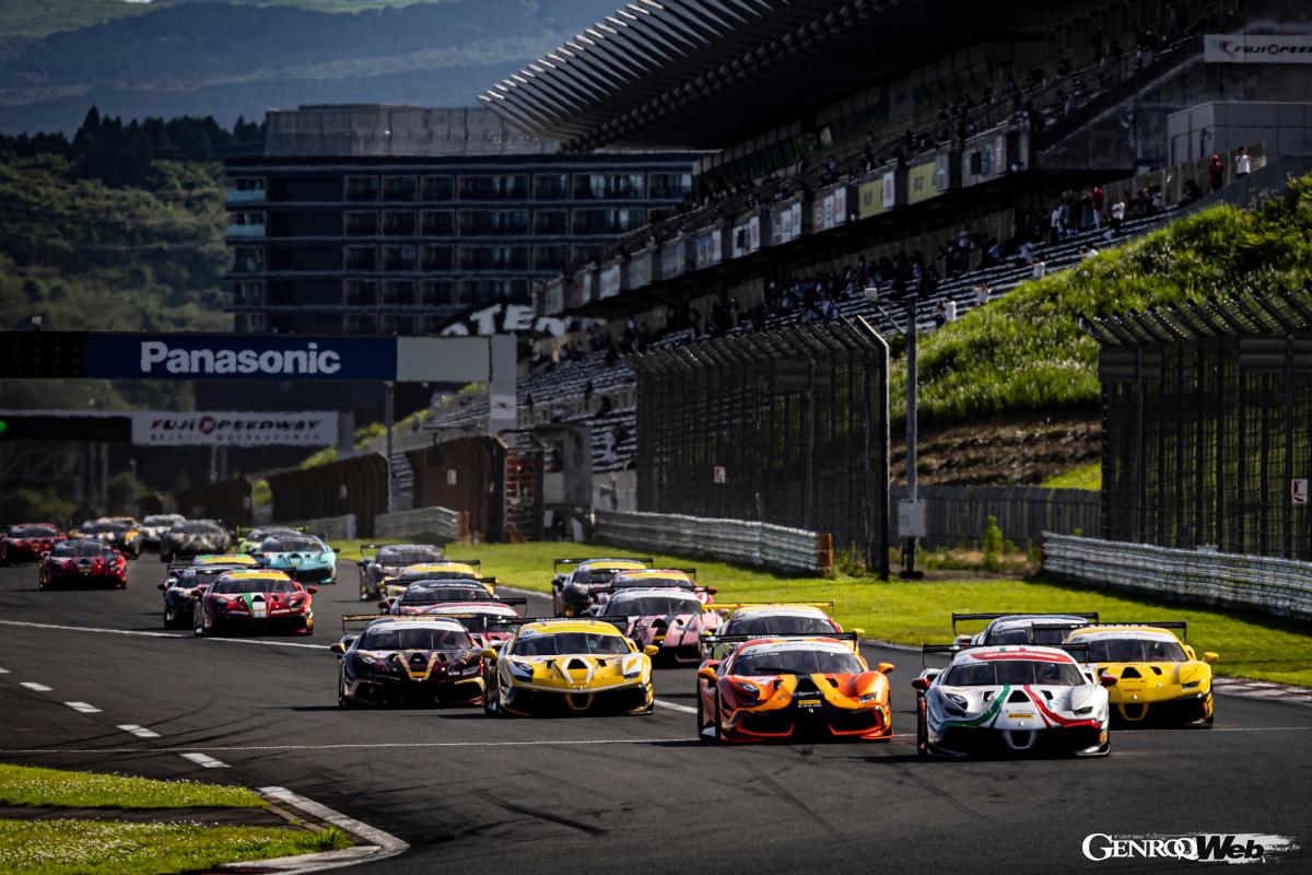 2023年から日本単独開催となったフェラーリチャレンジ。ラウンド3富士スピードウェイには、26台のフェラーリ488チャレンジEVOがエントリーした。