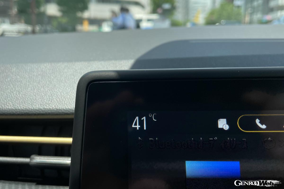 試乗期間は毎日が猛暑。外気温度計が41℃を指すこともあったが、エンジンが停止していても室内の快適さは変わらない。