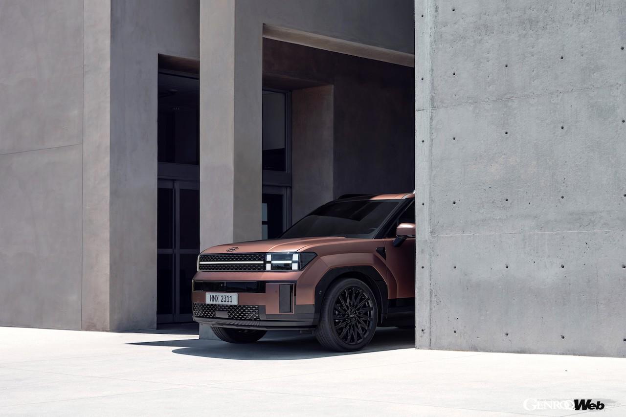 ヒョンデの新型ミドルサイズSUV「サンタフェ」のボクシーなエクステリア。