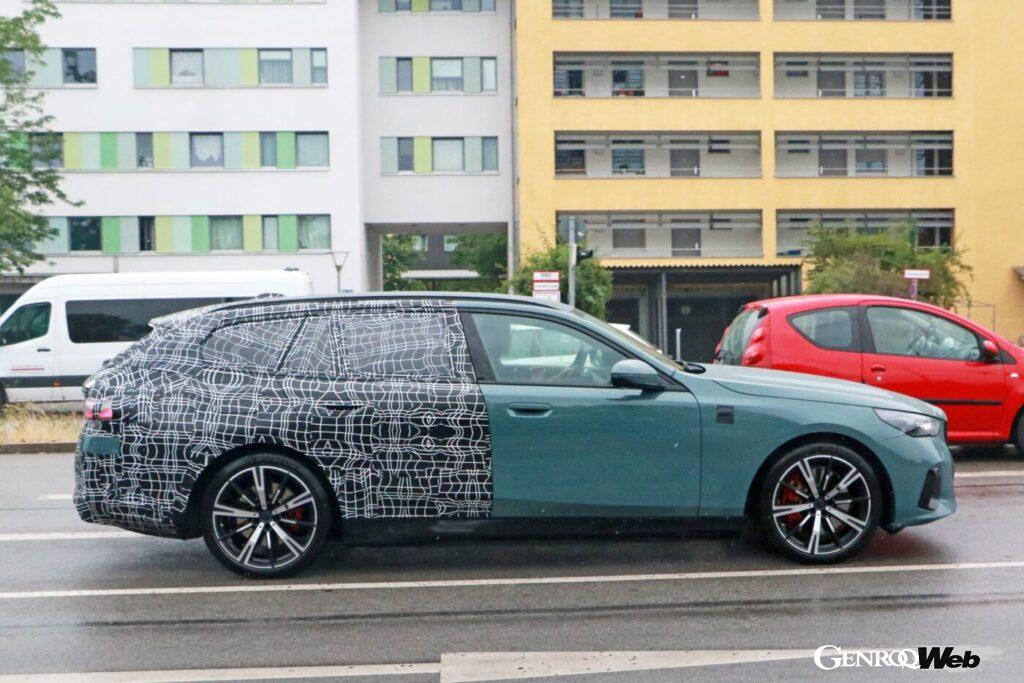 パワーユニットもセダン同様のラインナップが予想される。