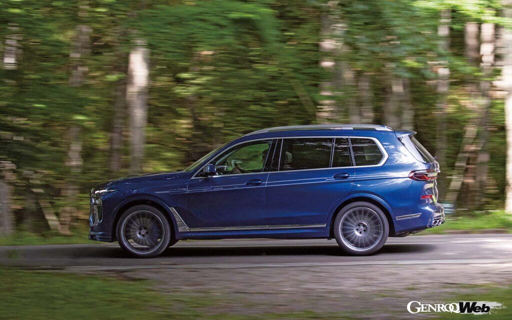 テスト車が装着していたオプションの鍛造23インチホイール。アルピナブルーに仕上げられたブレーキキャリパーにはALPINAロゴが入る。