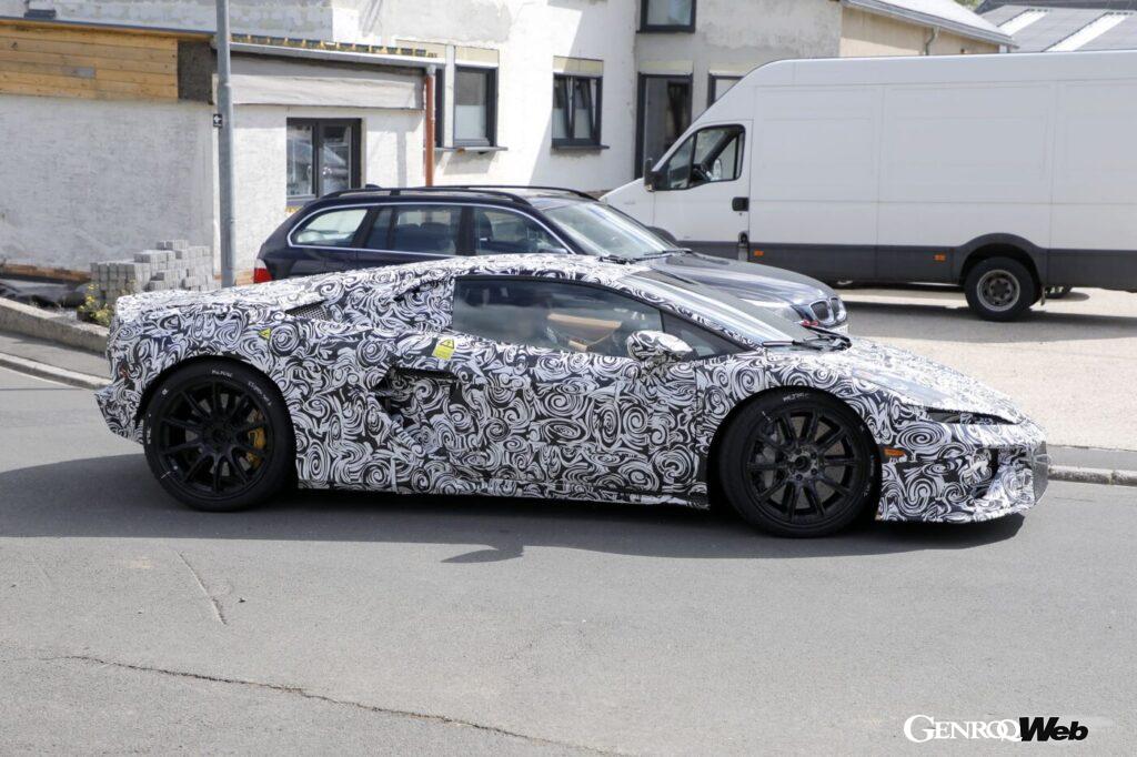 「シアン」および「レヴエルト」に続いて、ランボルギーニの電動化を担っていく新型モデル。