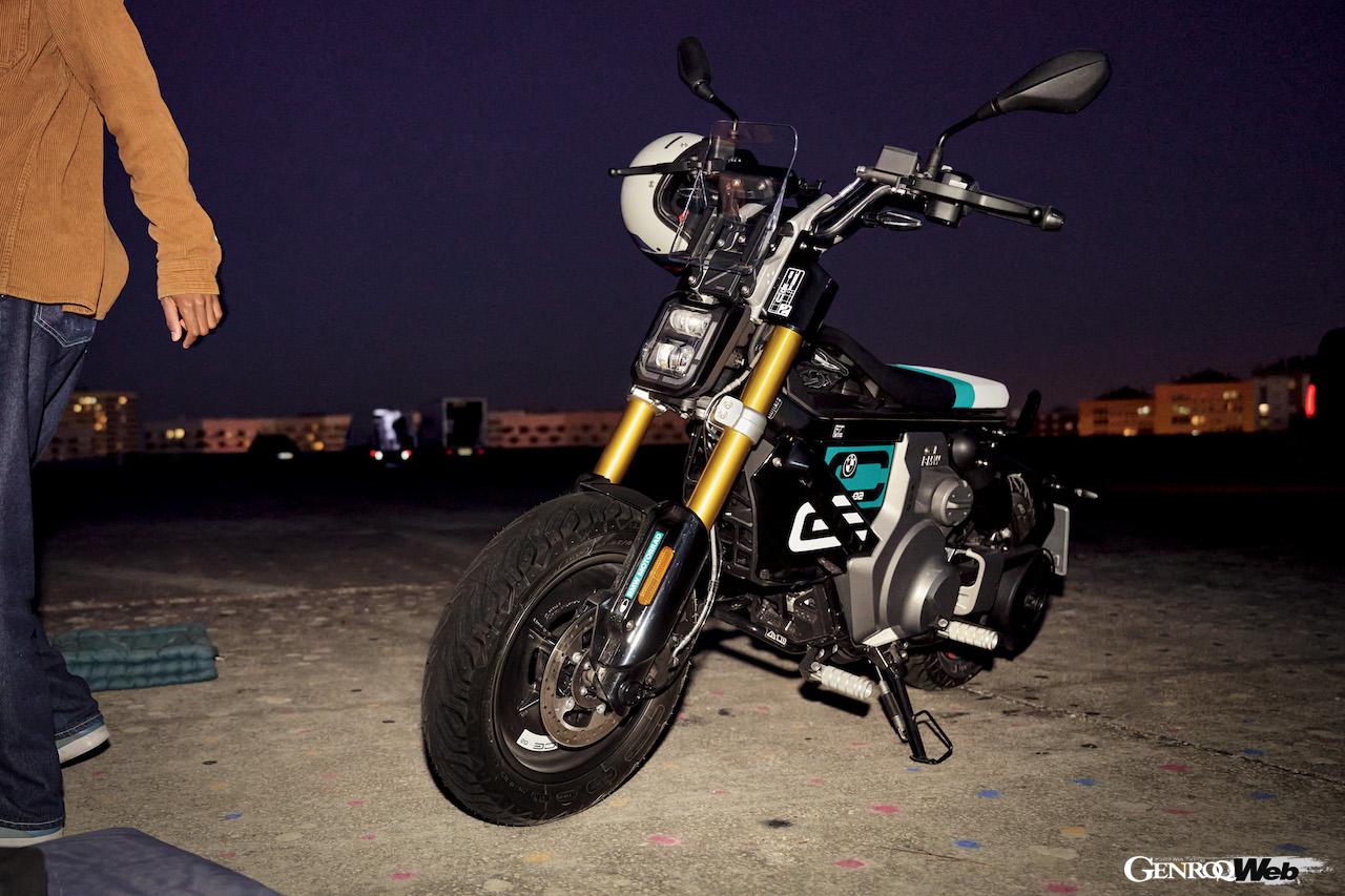 BMWモトラッドの都市型eパークアラー「BMW CE 02」のエクステリア。