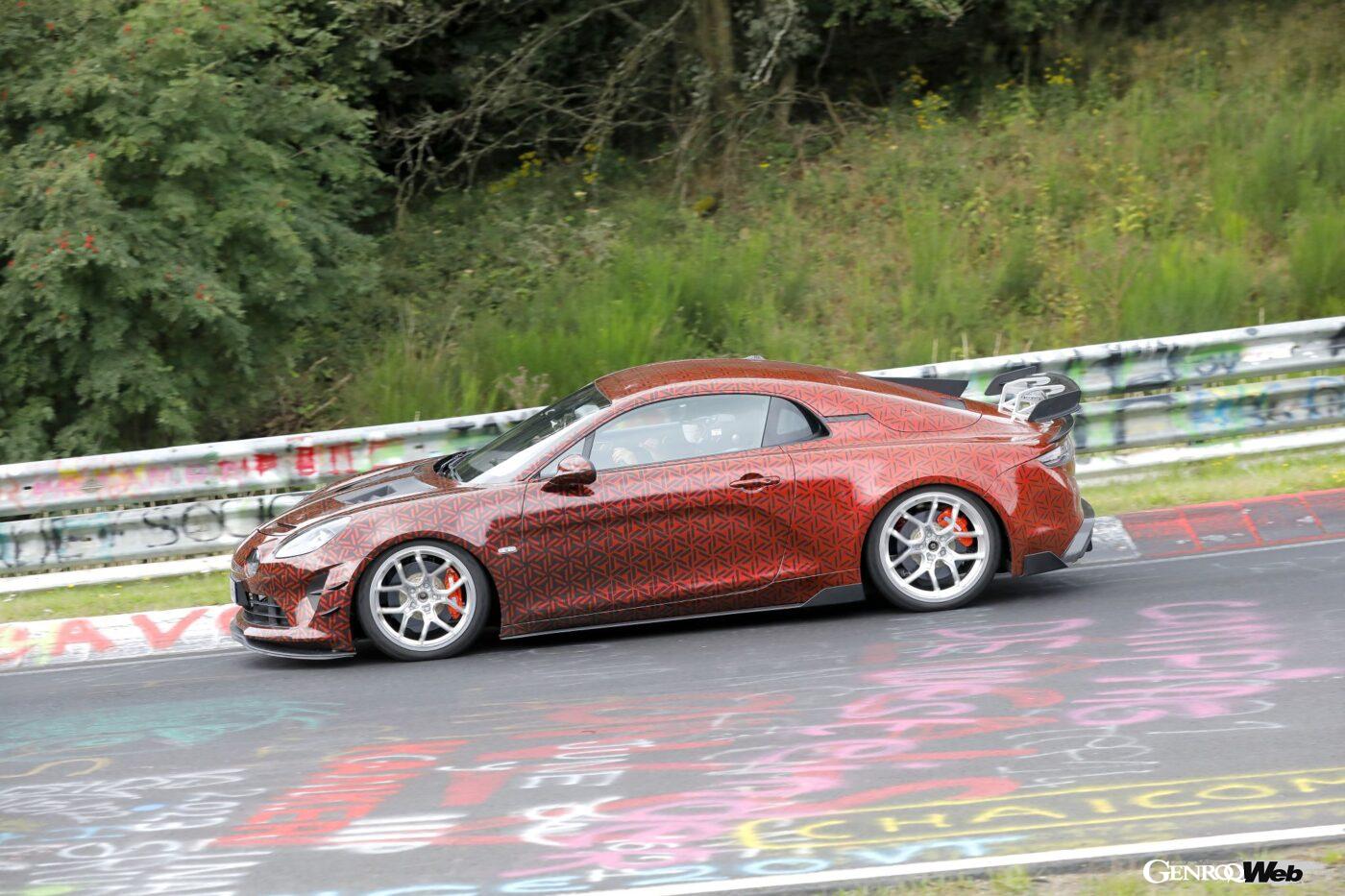 プロトタイプにはカモフラージュが施されているが、ディテールがよく分かる。