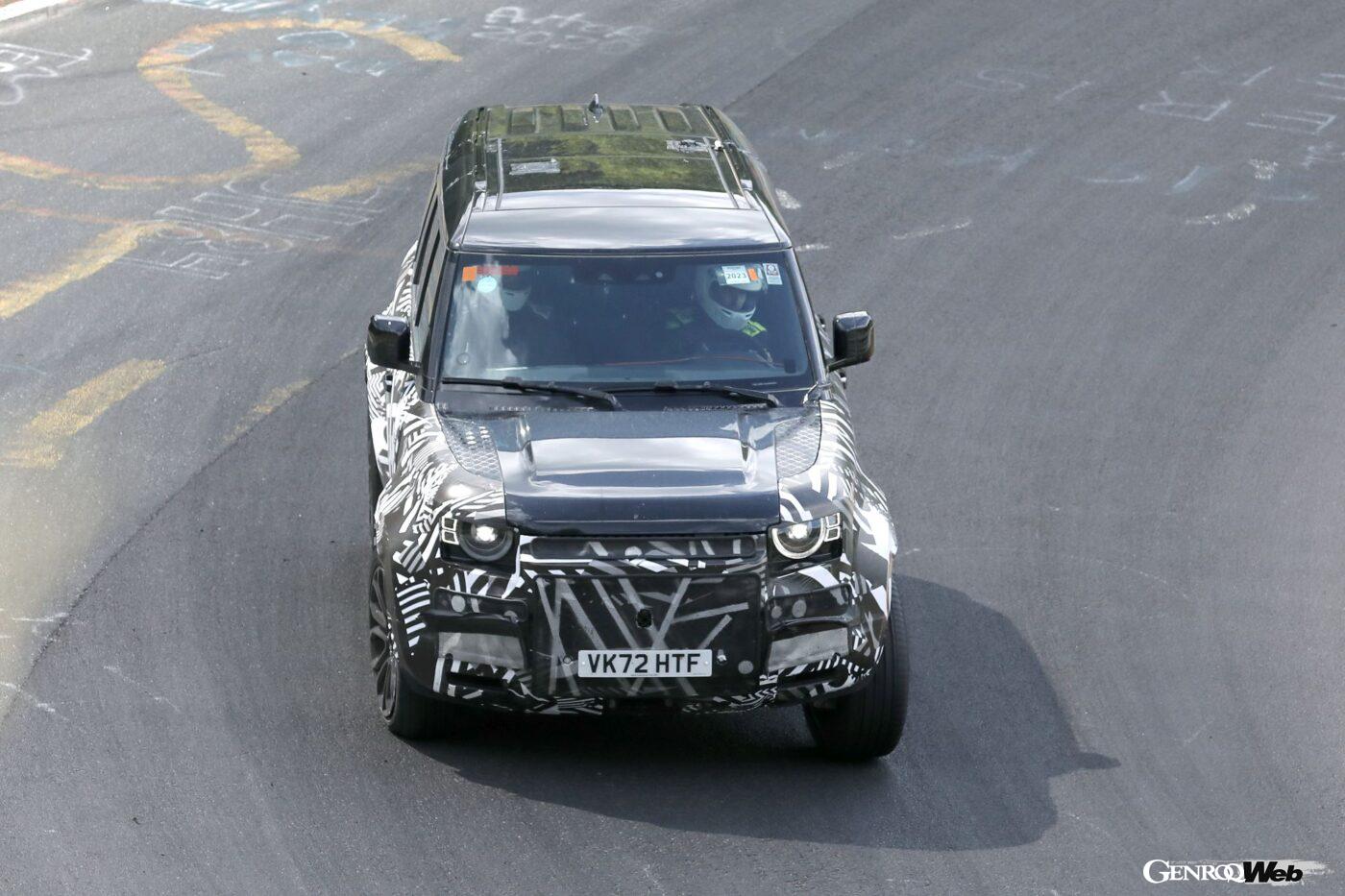 ディフェンダーSVXのデビューは年内が予想されている。