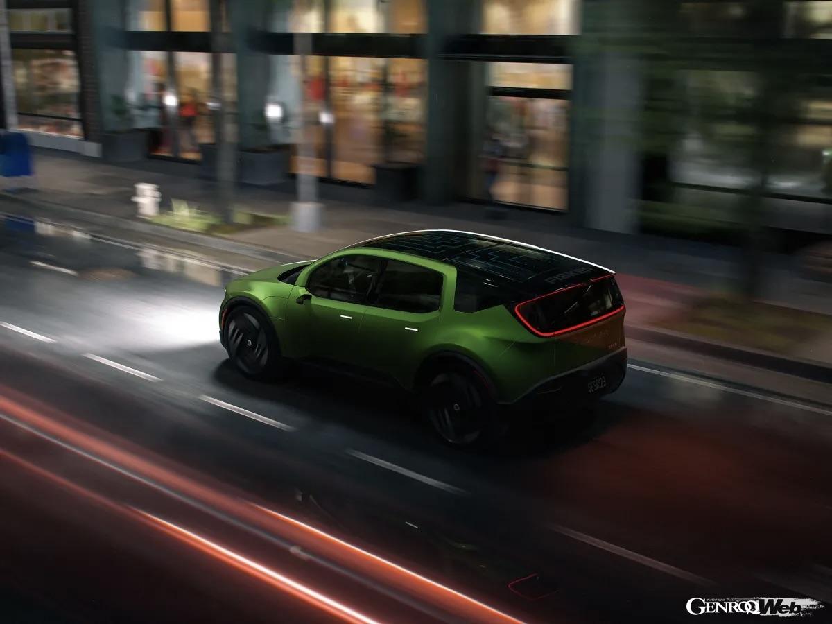 カリフォルニア州ハンティントンビーチに、多くのメディアや関係者を集め、フィスカーの2026年に向けたラインアップを紹介するショーケースイベントが開催された。写真はクロスオーバーモデルの「PEAR」。