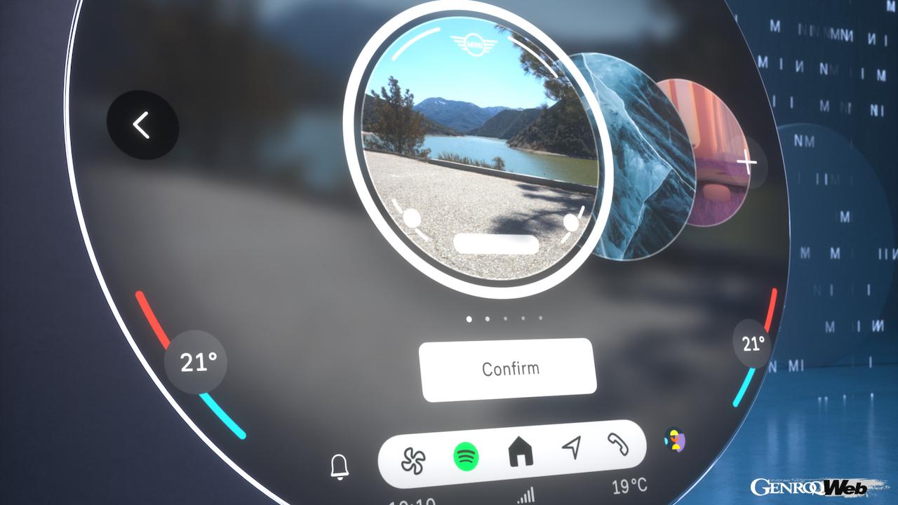 新型「MINI カントリーマン」と「MINI 3ドア／5ドア」から導入される、丸型ディスプレイ中心の「MINIインタラクション・ユニット」。