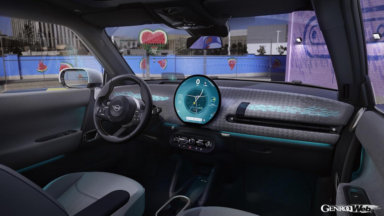 新型「MINI カントリーマン」と「MINI 3ドア／5ドア」から導入される、丸型ディスプレイ中心の「MINIインタラクション・ユニット」。