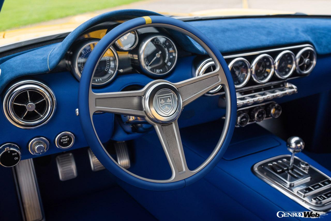 RML ショートホイールベース量産1号車のインテリア。