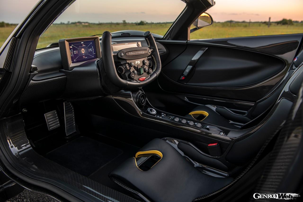 ザ・クエイルで世界初公開される、ヘネシー ヴェノム F5 レボリューション ロードスターのコクピット。