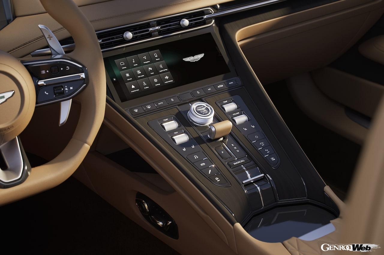 アストンマーティン DB12 ヴォランテのコクピット。