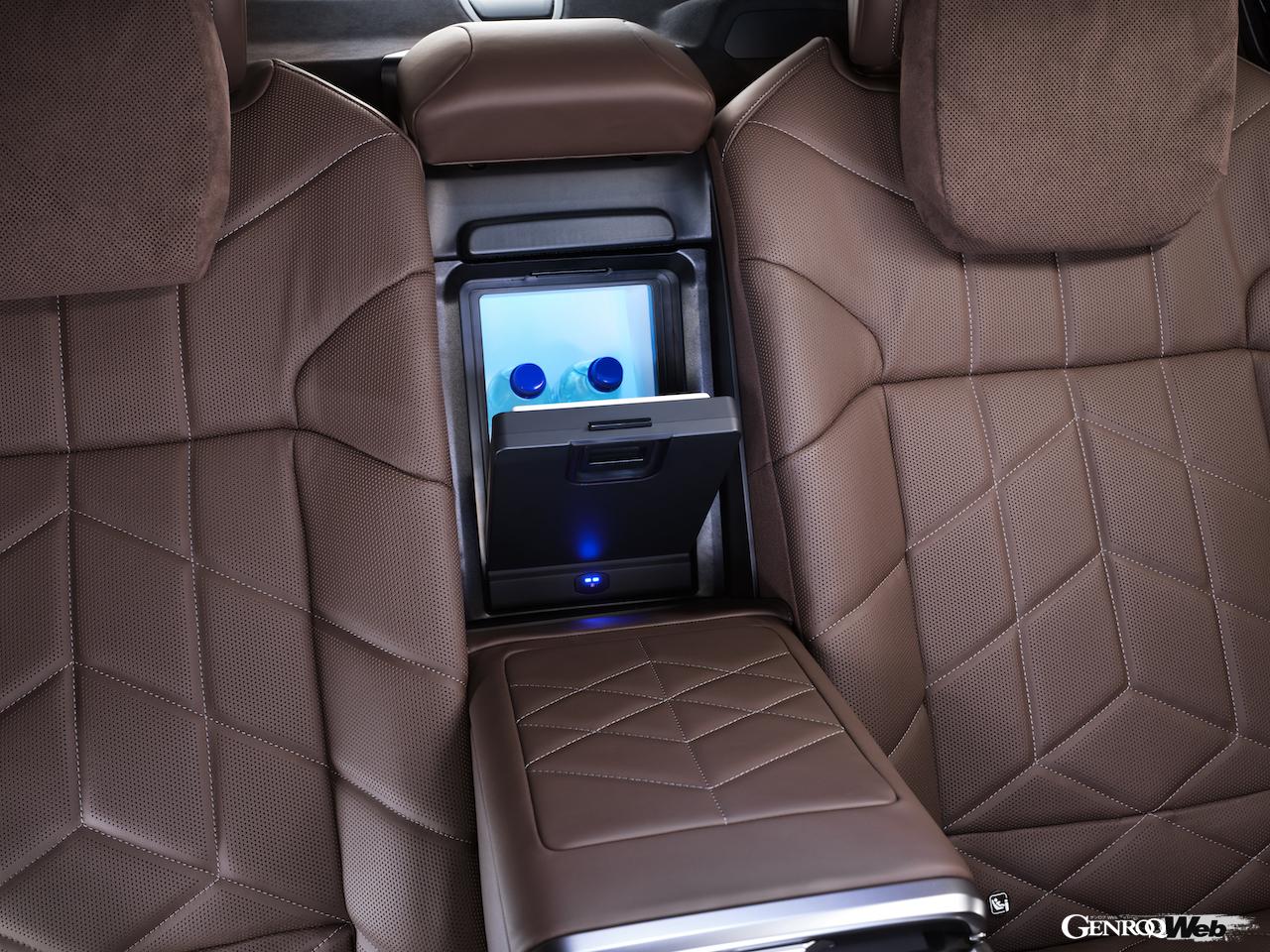 要人防弾車両「BMW 7シリーズ プロテクション」のインテリア。