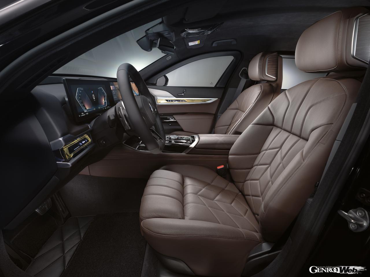 要人防弾車両「BMW 7シリーズ プロテクション」のインテリア。