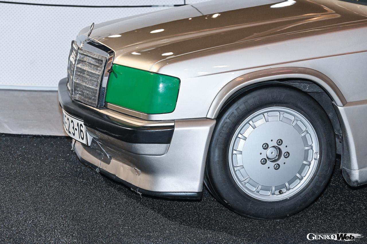 シュトゥットガルトのメルセデス・ベンツ・ミュージアムで展示されている、「メルセデス・ベンツ190 E 2.3-16」。
