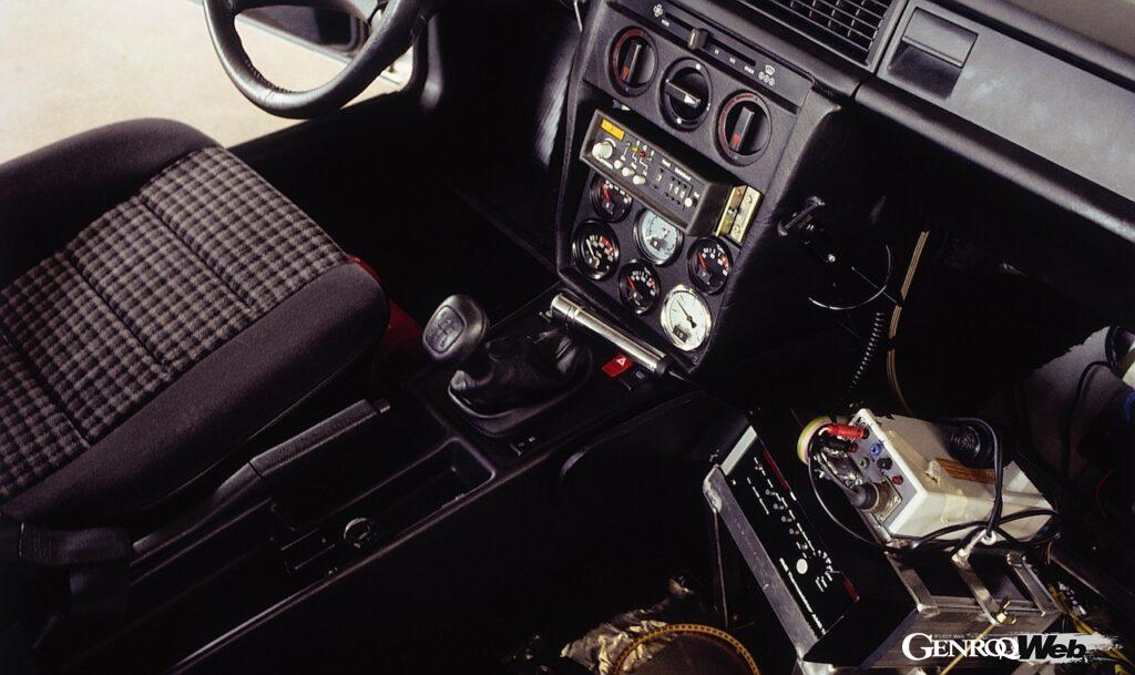 イタリア・ナルドで連続走行記録更新に挑んだ、「メルセデス・ベンツ190 E 2.3-16」レコードカー。