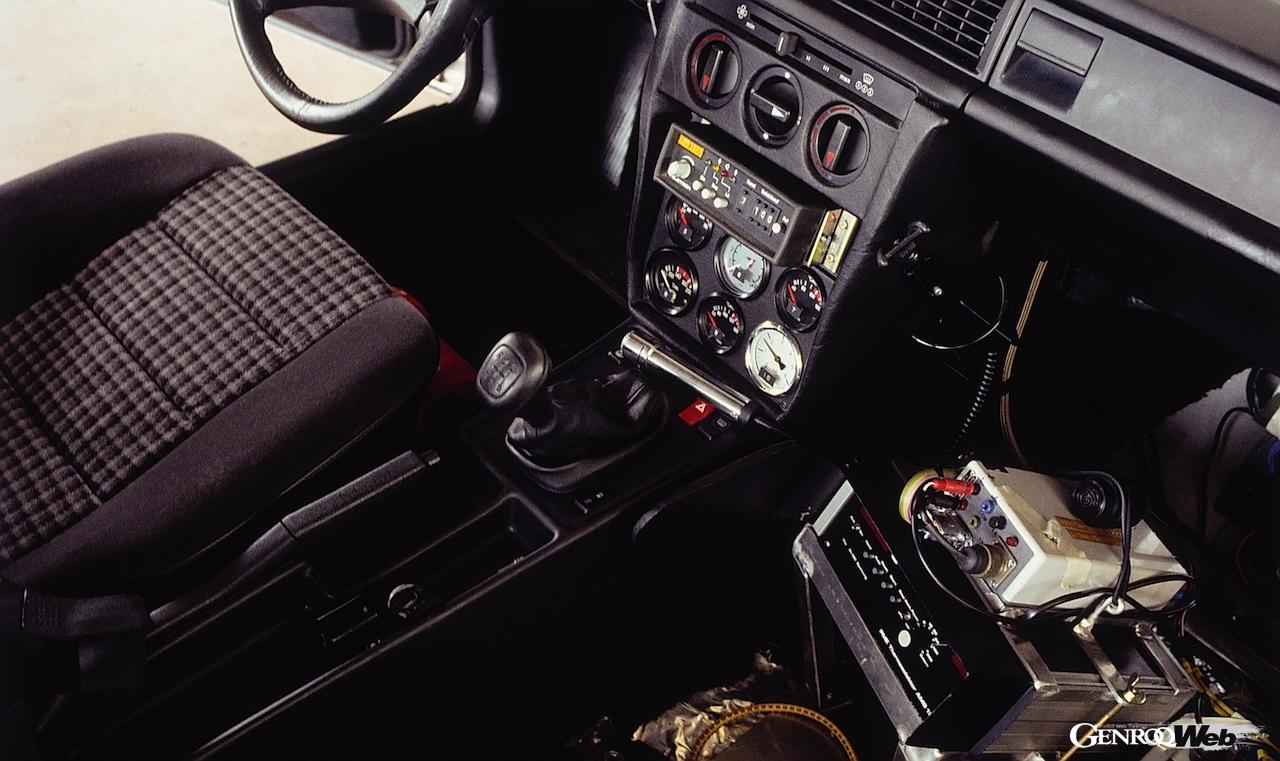 イタリア・ナルドで連続走行記録更新に挑んだ、「メルセデス・ベンツ190 E 2.3-16」レコードカー。