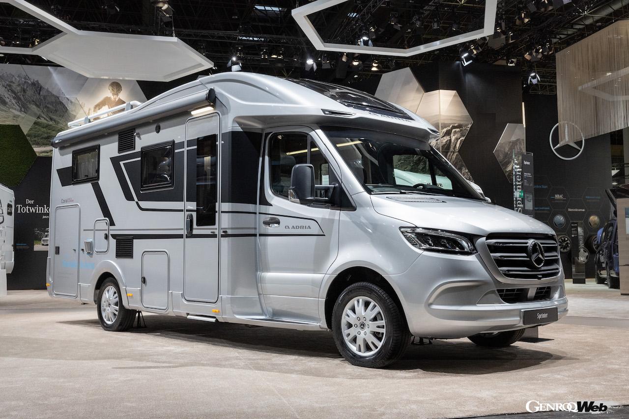 キャラバン・サロン・デュッセルドルフには、様々なサードパーティが開発した、メルセデス・ベンツ スプリンター・ベースの大型キャンパーも展示されている。