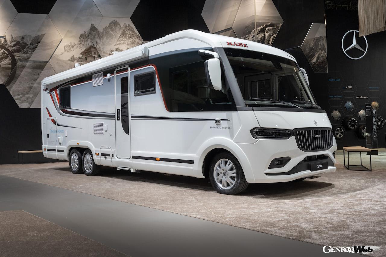 キャラバン・サロン・デュッセルドルフには、様々なサードパーティが開発した、メルセデス・ベンツ スプリンター・ベースの大型キャンパーも展示されている。