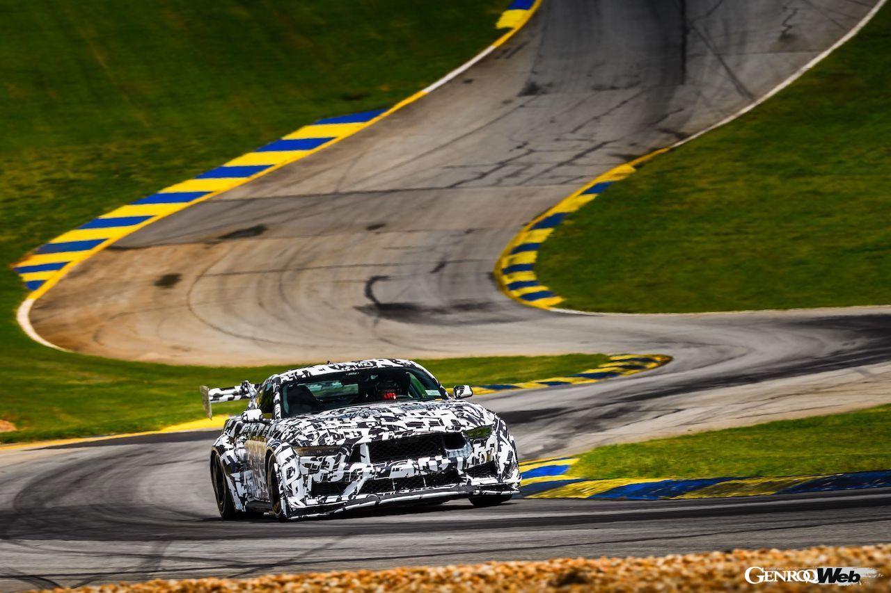 公道走行可能なGT3マシンとして開発された「フォード マスタング GTD」のテストシーン。